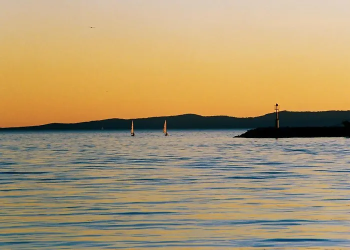 게스트하우스 프라이어 스위츠 4*