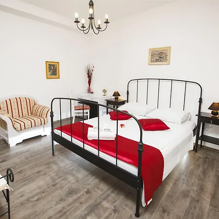 斯普利特普莱尔套房酒店 招待所