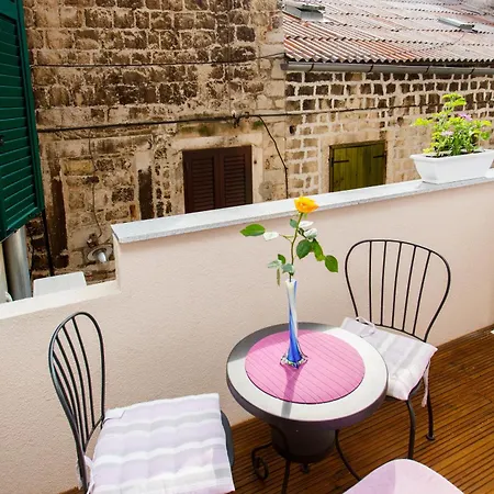 斯普利特普莱尔套房酒店